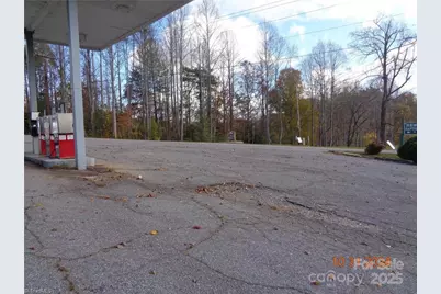 8172 Boone Trail, Purlear, NC 28665 - Photo 6