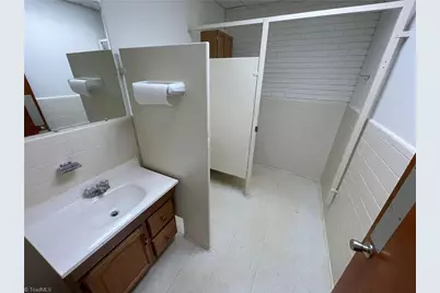 102-C W 1st Avenue, Lexington, NC 27292 - Photo 6