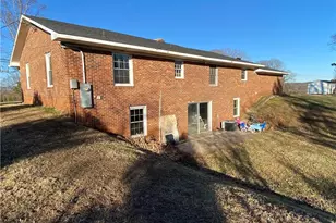 1520 & 1532 Edgewood Dr, Mount Airy, NC 27030 - Photo 4