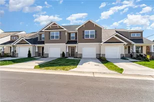 113 Red Plum Ln, Jamestown, NC 27282 - Photo 4