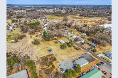 640 Carolina Avenue, Yadkinville, NC 27055 - Photo 8