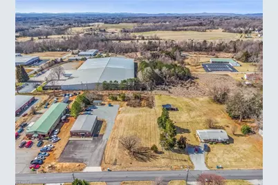 640 Carolina Avenue, Yadkinville, NC 27055 - Photo 4