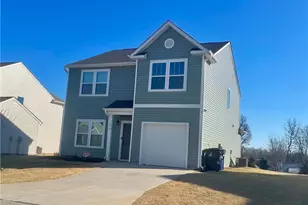 1818 Gatehouse Vw Dr, Winston-Salem, NC 27127 - Photo 2