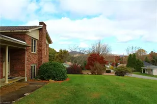 184 Deer Haven Rd, Sparta, NC 28675 - Photo 6