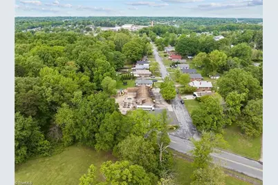 1501 Upland Drive, Greensboro, NC 27405 - Photo 38