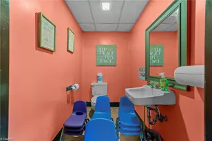 1501 Upland Dr, Greensboro, NC 27405 - Photo 22