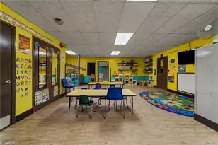 1501 Upland Dr, Greensboro, NC 27405 - Photo 18