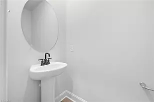 1096 University Dr, Burlington, NC 27215 - Photo 10