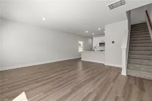 1096 University Dr, Burlington, NC 27215 - Photo 6