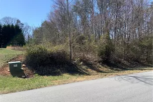 228 Sitting Rock Dr, Madison, NC 27025 - Photo 4