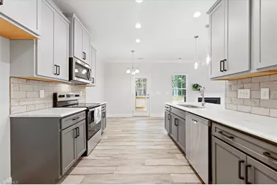 506 Stonewell Court #Lot 36, Pleasant Garden, NC 27313 - Photo 8