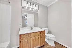 39 Mansfield Cir, Greensboro, NC 27455 - Photo 8