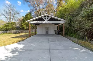 212 W Cornwallis Dr, Greensboro, NC 27408 - Photo 4