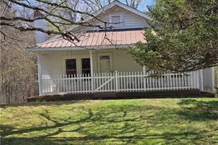 191 Union Methodist Ch Rd, North Wilkesboro, NC 28659 - Photo 2