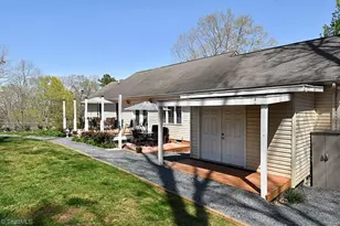 623 Roxboro Dr, Mount Gilead, NC 27306 - Photo 18