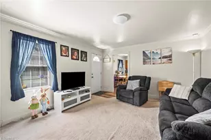 5109 Fleetwood Cir, Winston-Salem, NC 27106 - Photo 8