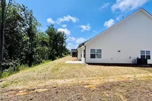 1075 Fairhaven Dr, Mebane, NC 27302 - Photo 8