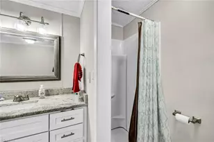 122 Clebourne Ln, Reidsville, NC 27320 - Photo 12