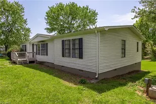 122 Clebourne Ln, Reidsville, NC 27320 - Photo 2