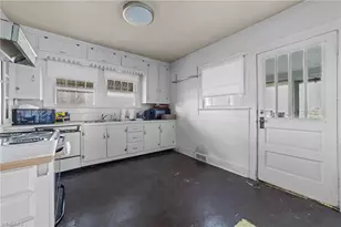 313 King St, King, NC 27021 - Photo 22