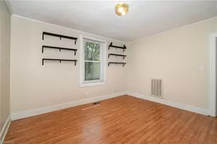 725 S Beaumont Ave, Burlington, NC 27217 - Photo 8