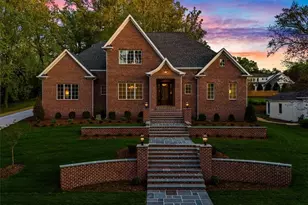 905 Brookside Dr, Greensboro, NC 27408 - Photo 2