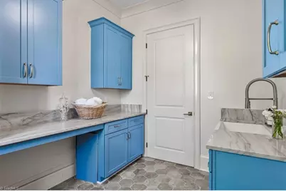 905 Brookside Drive, Greensboro, NC 27408 - Photo 32