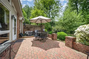 15 Fountain Manor Dr, Greensboro, NC 27405 - Photo 24