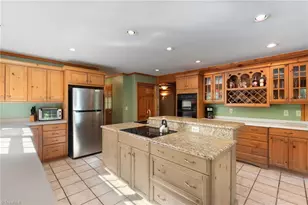 2404 Hunters Ridge Dr, Pleasant Garden, NC 27313 - Photo 10