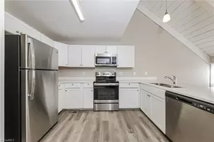 128 Kathland Ave, Thomasville, NC 27360 - Photo 8