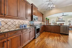 39 Creswell Manor Dr, Greensboro, NC 27407 - Photo 14