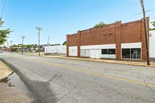 524 S Scales St, Reidsville, NC 27320 - Photo 2