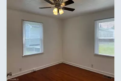 527 N Washington Avenue, Reidsville, NC 27320 - Photo 8