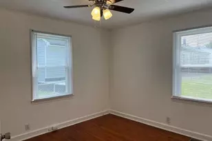 527 N Washington Ave, Reidsville, NC 27320 - Photo 8