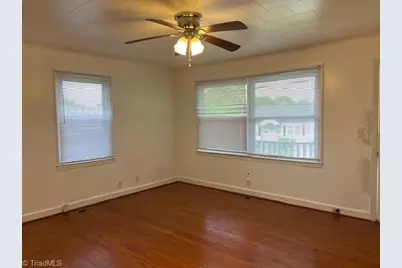 527 N Washington Avenue, Reidsville, NC 27320 - Photo 4