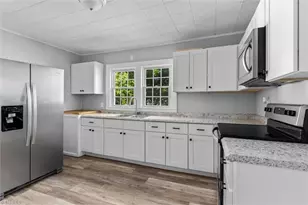 1516 Brock Rd, Yadkinville, NC 27055 - Photo 8