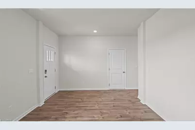 206 Lisa Lane, Winston-Salem, NC 27107 - Photo 4