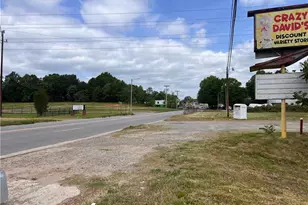 1521 Shelton Ave, Statesville, NC 28677 - Photo 4