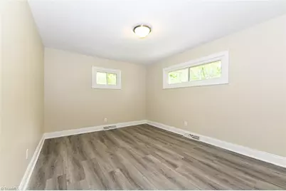 2507 E Woodlyn Way, Greensboro, NC 27407 - Photo 24