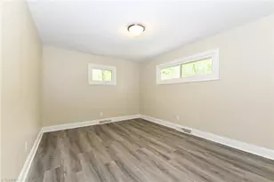 2507 E Woodlyn Way, Greensboro, NC 27407 - Photo 24