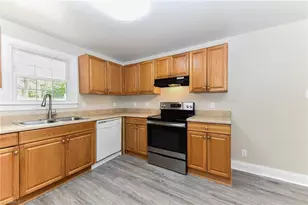 2507 E Woodlyn Way, Greensboro, NC 27407 - Photo 18