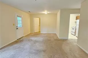 1421 Bogart St, Greensboro, NC 27405 - Photo 8