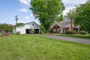 104 N Madison St, Yadkinville, NC 27055 - Photo 38