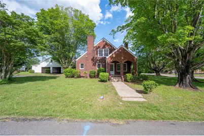 104 N Madison Street, Yadkinville, NC 27055 - Photo 40