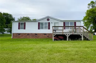 1020 Willow Creek Dr, Pinnacle, NC 27043 - Photo 2