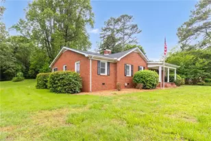 518 E Main St, Franklinville, NC 27248 - Photo 2
