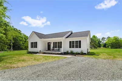 530 E Raleigh Avenue, Liberty, NC 27298 - Photo 2