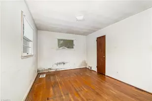 4205 Kildare Dr, Greensboro, NC 27405 - Photo 10