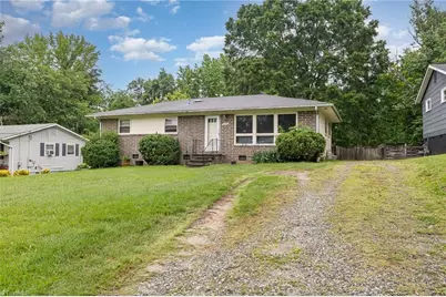 4205 Kildare Drive, Greensboro, NC 27405 - Photo 2