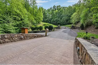 135 Chestnut Mountain Farms Parkway, McGrady, NC 28649 - Photo 8